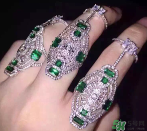 潘多拉和施華洛奇哪個好？潘多拉和施華洛奇哪個貴？