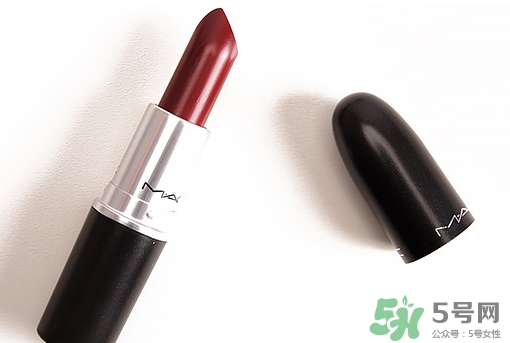 復(fù)古紅口紅是什么顏色？復(fù)古紅口紅試色