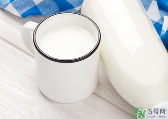 吃完牛肉可以喝牛奶嗎？牛肉和牛奶可以一起吃嗎？