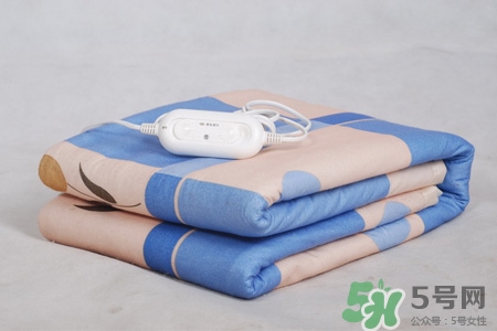 年輕人睡電熱毯好嗎？年輕人睡電熱毯有什么壞處？