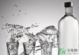 一喝白酒就胃疼怎么回事？一喝白酒就胃疼怎么辦？