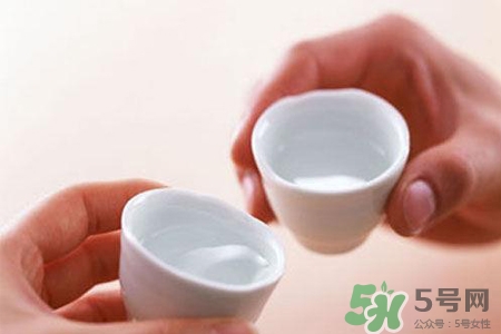 喝白酒能解牙痛嗎？牙痛能喝白酒嗎？