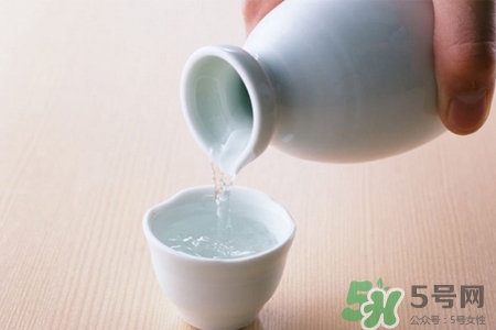 喝白酒能解牙痛嗎？牙痛能喝白酒嗎？