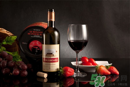 喝白酒后胃不舒服怎么辦？喝白酒后胃不舒服吃什么好？