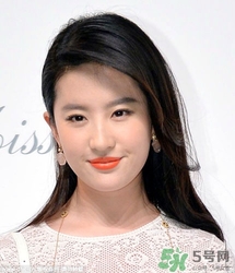 南瓜色口紅適合什么人？南瓜色口紅適合什么膚色？