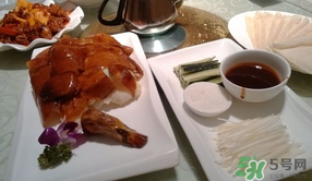 北京烤鴨怎么吃？北京烤鴨怎么吃圖解