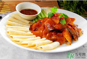 ?烤鴨和柿子能一起吃嗎？吃完烤鴨能吃柿子嗎？