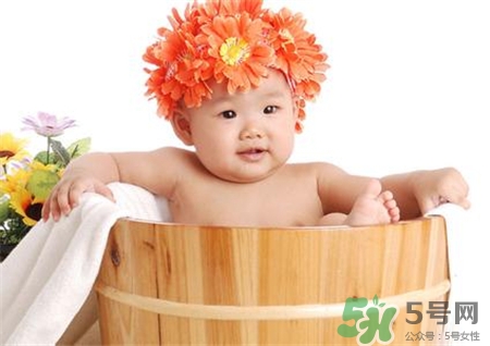 冬天寶寶洗澡冷怎么辦?冬天怎么給寶寶洗澡? 冬天寶寶洗澡冷怎么辦?冬天怎么給寶寶洗澡?