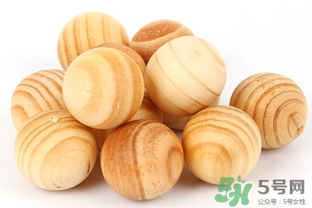 樟腦丸對蟑螂有用嗎？祛除蟑螂的小妙招