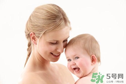 冬天寶寶臉皴了怎么辦?冬天寶寶臉上擦什么? 冬天寶寶臉皴了怎么辦?冬天寶寶臉上擦什么?