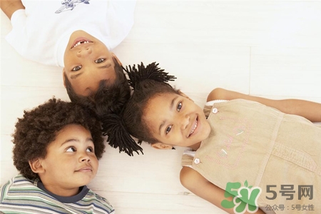 寶寶冬天穿什么衣服好？寶寶冬天怎么穿衣服？