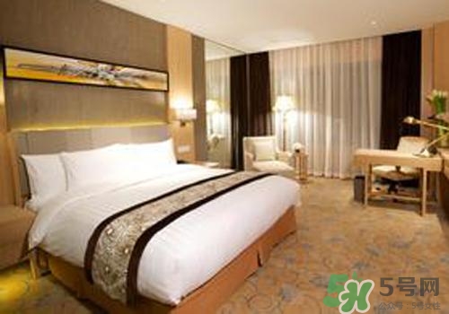 樟腦丸可以放床上嗎？樟腦丸放床上要放幾顆？