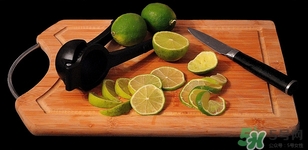 檸檬皮可以泡水喝嗎?檸檬皮泡水喝的好處 檸檬皮可以泡水喝嗎?檸檬皮泡水喝的好處