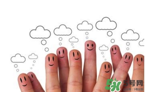 睡覺睡到半夜手麻是怎么回事？睡覺睡到半夜手麻怎么辦？