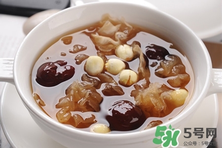 銀耳湯能天天喝嗎？銀耳湯一天中什么時(shí)候喝最好？