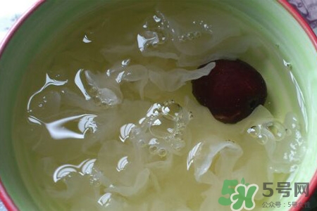 ?銀耳湯經(jīng)常喝有什么好處？經(jīng)常喝銀耳湯有副作用嗎？