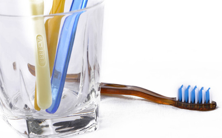 一篇文章帶你了解，電動牙刷和普通牙刷哪個好？