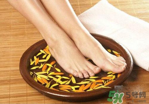 熱水泡腳可以補(bǔ)血嗎？熱水怎么泡腳可以補(bǔ)血？