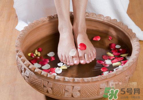 熱水泡腳可以補(bǔ)血嗎？熱水怎么泡腳可以補(bǔ)血？