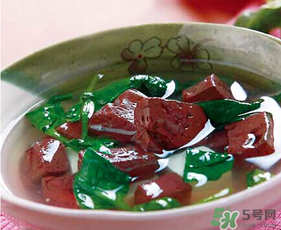 豬血和菠菜能一起吃嗎？豬血菠菜湯怎么做好吃？