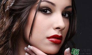 冬天涂什么顏色的口紅？冬天適合什么顏色口紅？