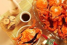 喝白酒能吃螃蟹嗎？吃螃蟹喝什么酒好？