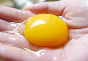 雞蛋黃散了還能吃嗎？雞蛋黃散了是不是壞了？