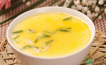 雞蛋黃散了還能吃嗎？雞蛋黃散了是不是壞了？