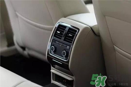 冬天車?yán)镉徐F氣怎么辦？冬天車?yán)镩_空調(diào)有霧怎么辦？