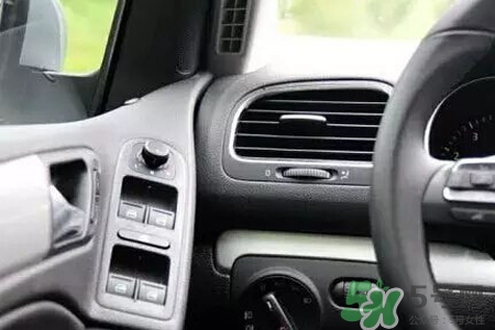 冬天車?yán)镉徐F氣怎么辦？冬天車?yán)镩_空調(diào)有霧怎么辦？