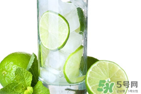 檸檬水可以用熱水泡嗎？檸檬水用涼水泡還是熱水泡？