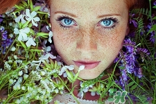 冬天適合什么顏色的頭發(fā)？冬天染什么顏色的頭發(fā)好看？