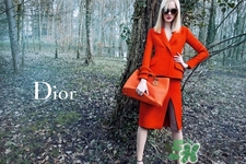 冬天適合背什么樣的包包？冬天背什么顏色的包好看？