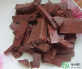 坐月子可以吃羊血嗎？坐月子能吃羊血嗎？