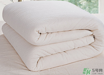 冬天蓋幾斤被子？冬天被子一般幾斤？
