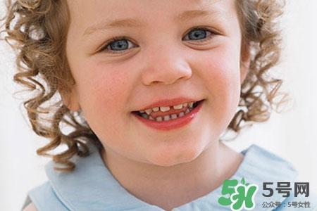 寶寶冬天應(yīng)該穿幾件衣服最好？冬天寶寶穿多少衣服合適？