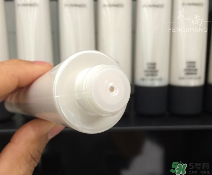 mac晶亮潤(rùn)膚乳液怎么用?mac晶亮潤(rùn)膚乳液使用方法