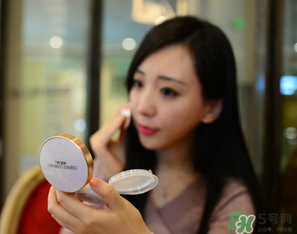 愛敬和luna哪個好？age20s和luna的區(qū)別