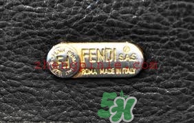 芬迪包包真假怎么辨別?Fendi包包真假對比圖 芬迪包包真假怎么辨別?Fendi包包真假對比圖