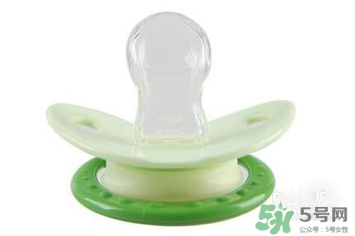 安撫奶嘴乳膠好還是硅膠好？怎么挑選安撫奶嘴？