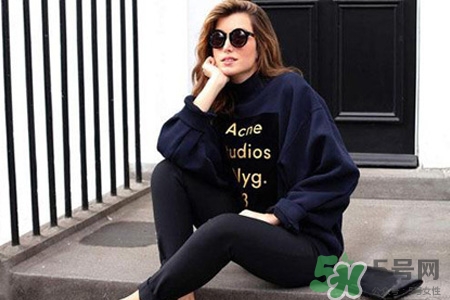 冬天衛(wèi)衣里面可以穿毛衣嗎？衛(wèi)衣里邊穿毛衣好看嗎？