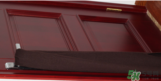 ysl圍巾哪個(gè)顏色好看？圣羅蘭圍巾好不好？