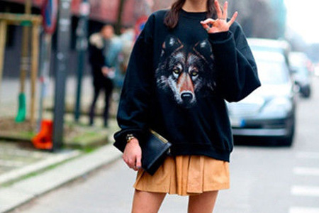 冬天衛(wèi)衣里面穿什么？套頭衛(wèi)衣里面還穿衣服么？