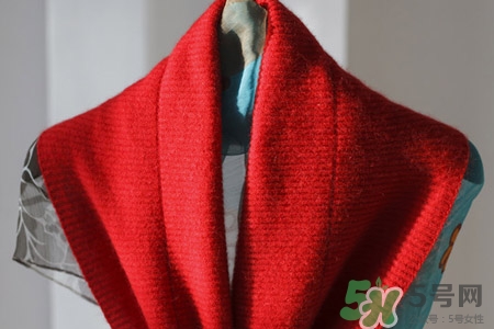 羊絨圍巾怎么清洗？羊絨圍巾的洗滌方法