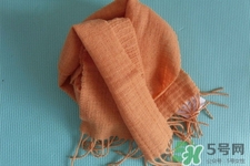 羊絨圍巾掉毛正常嗎？羊絨圍巾掉毛是什么原因？