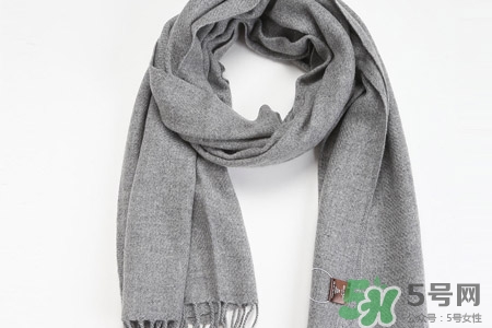 羊絨圍巾怎么圍好看？冬天羊絨圍巾的各種圍法