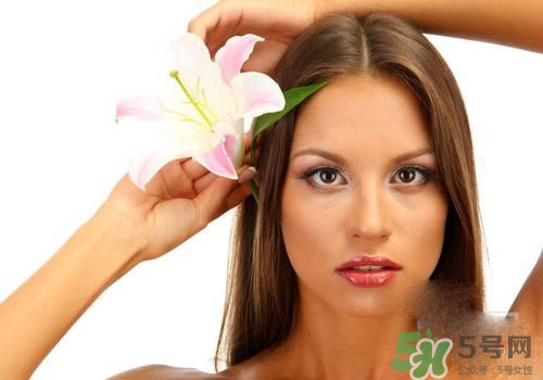 綿羊油可以搽臉嗎？綿羊油可不可以搽臉？