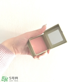 貝玲妃蒲公英蜜粉怎么用？benefit貝玲妃蒲公英蜜粉使用方法