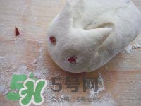 皮卡丘豆沙包的做法_皮卡丘豆沙包怎么做 皮卡丘豆沙包的做法_皮卡丘豆沙包怎么做