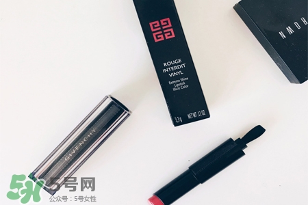 紀(jì)梵希新禁忌之吻唇膏有幾個(gè)顏色？紀(jì)梵希禁忌之吻唇膏新舊區(qū)別